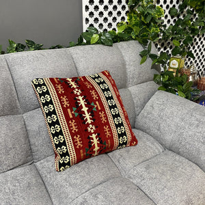 Capa de almofada árabe com motivos berberes vermelhos