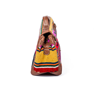 Maleta marroquí de cuero con kilim multicolor