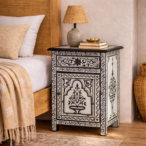 mesita de noche blanca y negra