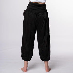 Pantalón bombacho negro con flecos modelo O