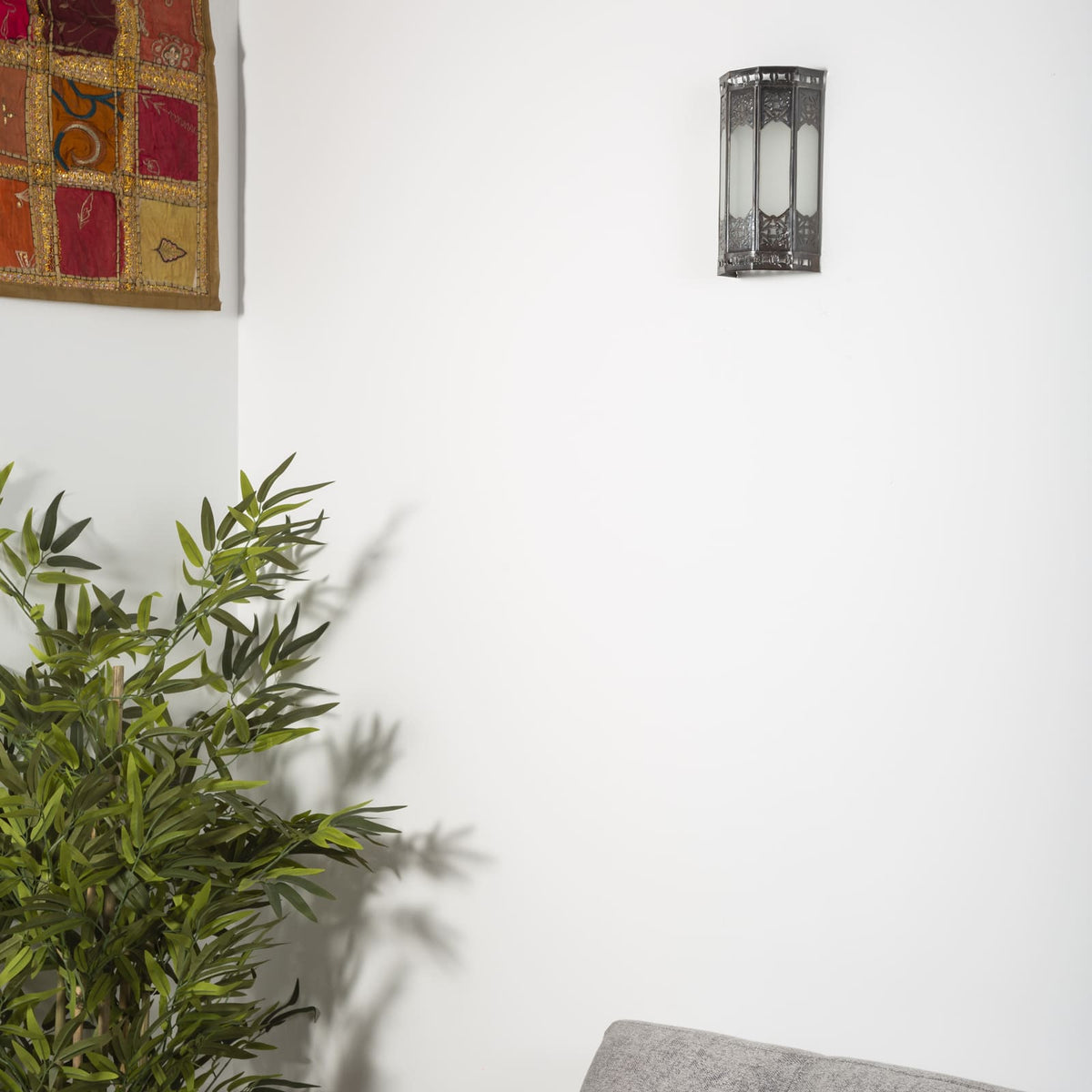 Aplique marroquí Bism encendido