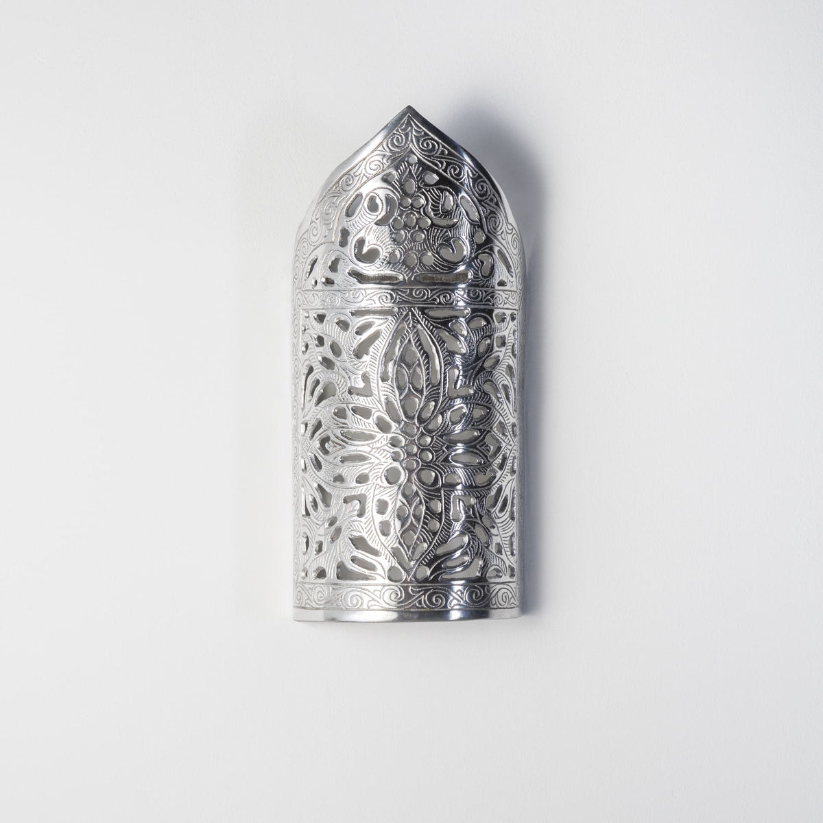 aplique marroquí plateado aluminio celta