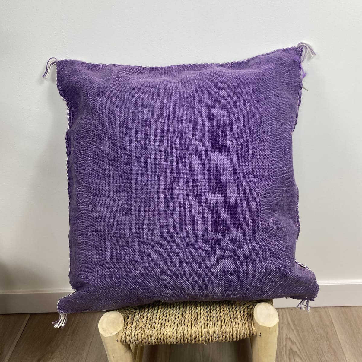 cojín seda de cactus morado espalda