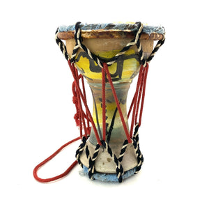 Darbuka africana de cerámica con dibujos étnicos