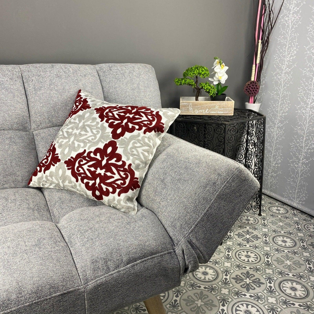 Funda de cojín árabe floral gris y granate MK10