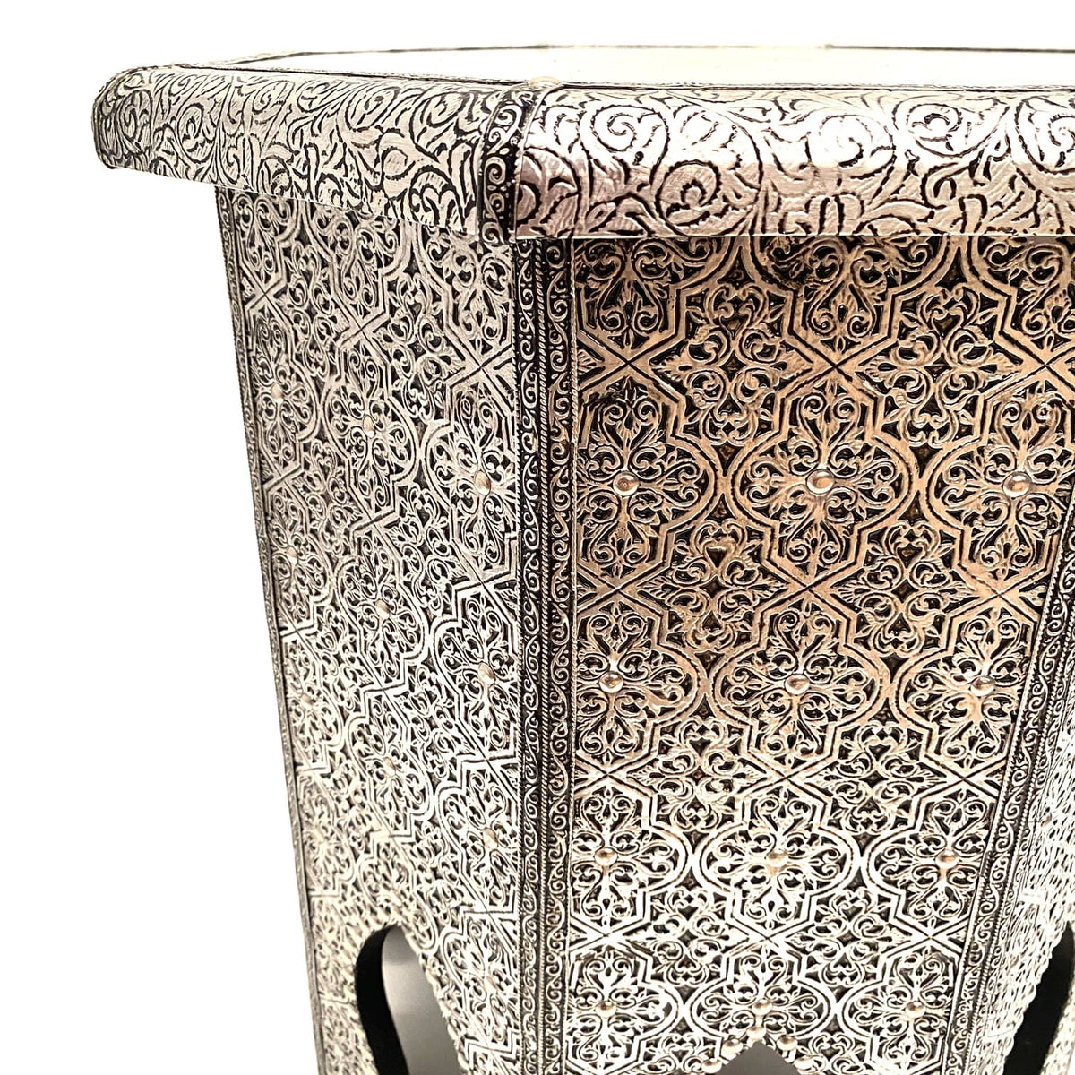 Mesa árabe auxiliar de alpaca octogonal grabada